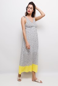 Maxi sleeveless dress. The model measures 176cm and wears S. Length:130cm